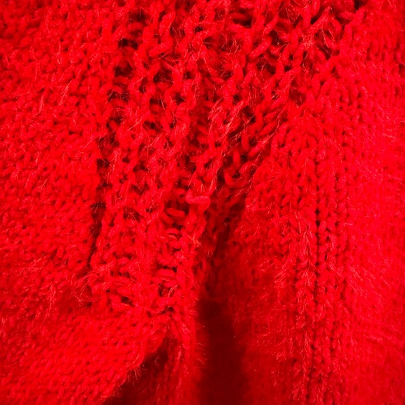 Red fuzzy sweater - Picture 4 of 4